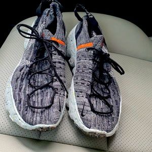 MEN'S NIKE SPACE HIPPIE 04